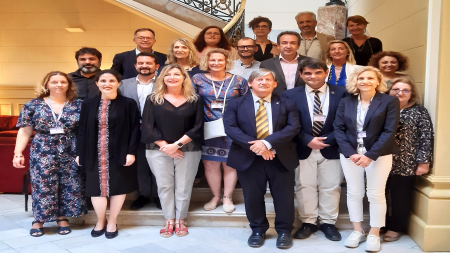 Día de la aprobación en el Parlament de les Illes Balears de la PNL sobre la necesidad de tomar medidas contra el tabaquismo; asistieron diversos representantes de la Asociación en el archipiélago.