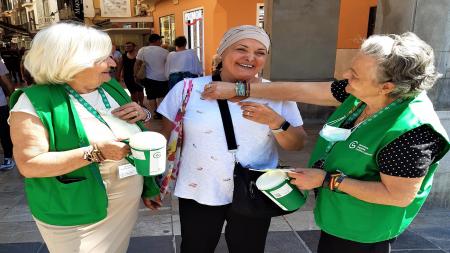 Las calles de Illes Balears se teñirán de verde un año más con las mesas y clásicas huchas bajo el lema 'Todos Contra el Cáncer'.
