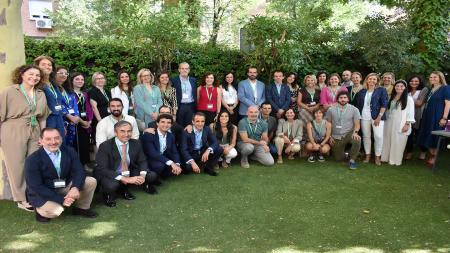 Posado de ponentes y asistentes a la presentación del III Trailcáncer de Madrid.