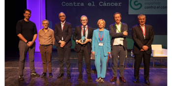 Los investigadores en cáncer reconocen la labor de la Asociación y la Fundación con el Premio Compromiso Social AESICA